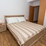 Holiday Home Apartment *
