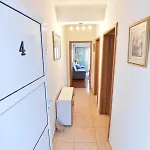 Holiday Home Apartment *