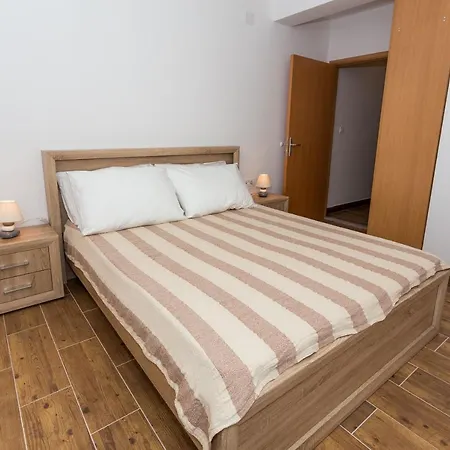 Holiday Home דירה *