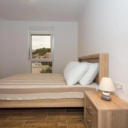 Holiday Home *