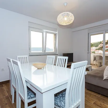 Апартаменты Holiday Home