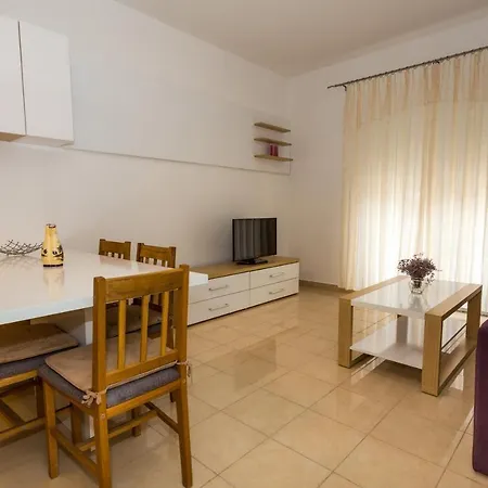 Apartment Holiday Home