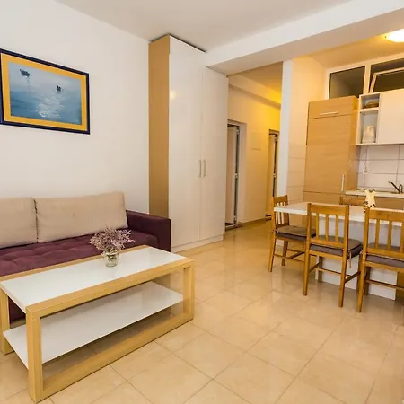 Holiday Home Апартаменты Комарна