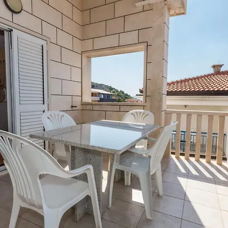 Holiday Home *