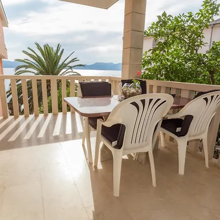 Apartmán Holiday Home *