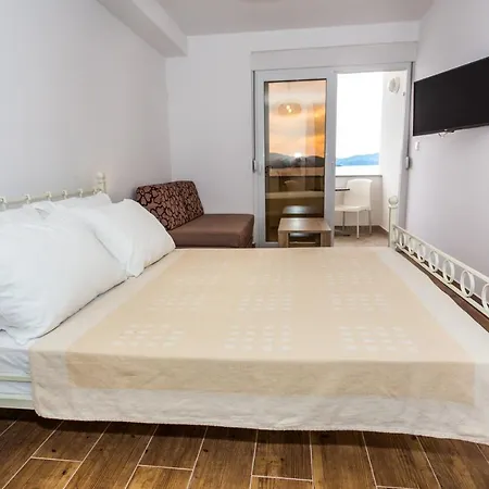 Holiday Home Apartment *