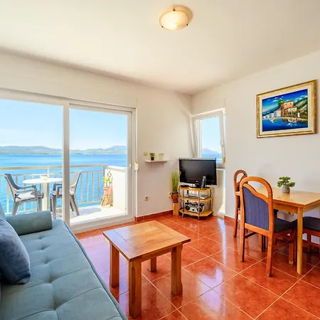 Apartamento Holiday Home Komarna