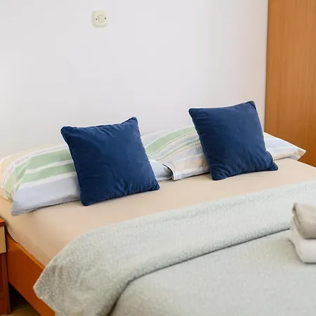 Holiday Home *
