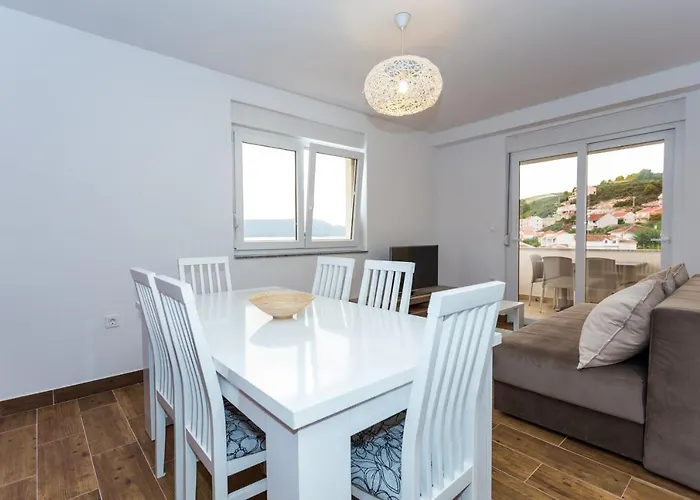 Апартаменты Holiday Home