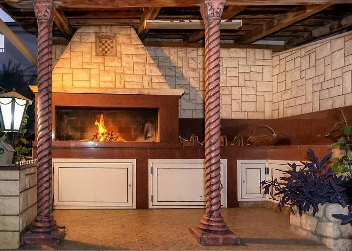 Holiday Home * Комарна